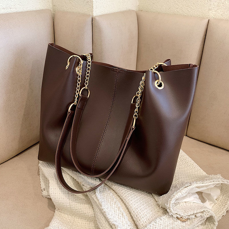 New bag leisure cream bucket bag women's shoulder diagonal tote bag large capacity commuter shoulder bag