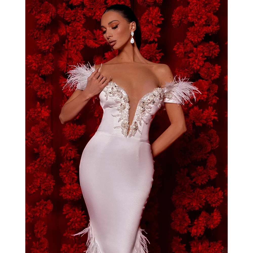 Designer Mermaid Wedding Dresses Sweetheart Neck Off Shoulder Bridal Gown Feather Appliques Pearls Sweep Train Dress Custom Made