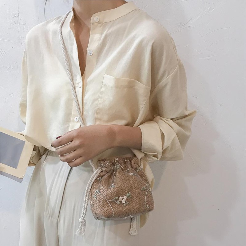 Fashion Small Shoulder Bags Women Drawstring Straw Beach Bags Flower Embroidery Bags Ladies Lace Crossbody Handbags for Travel