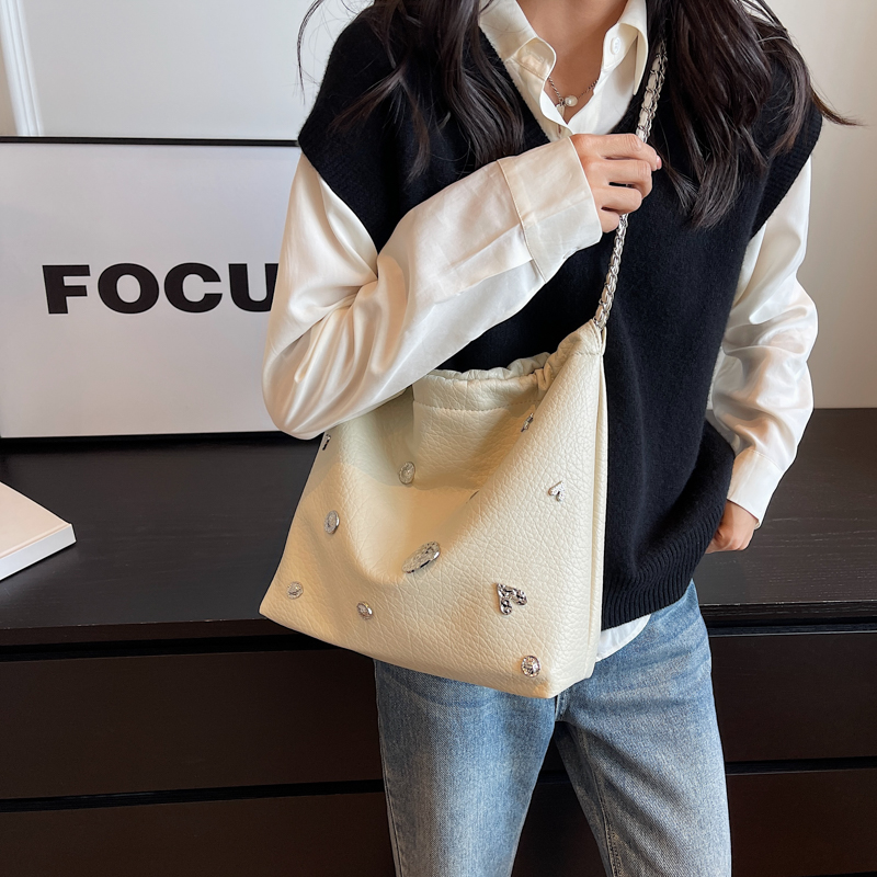 LEFTSIDE Y2K Big Chain Crossbody Bags for Women Korean Fashion Lady Female Silver PU Leather Shoulder Bag 2023 Trend Handbags