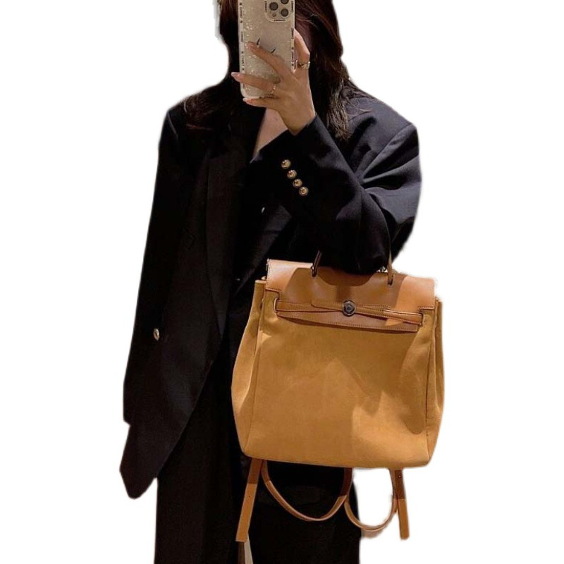 2025S Fashion Designer Retro Veet Fashion Travel Backpack Large Capacity Student School Bag Women Schoolbag Casual Rucksack