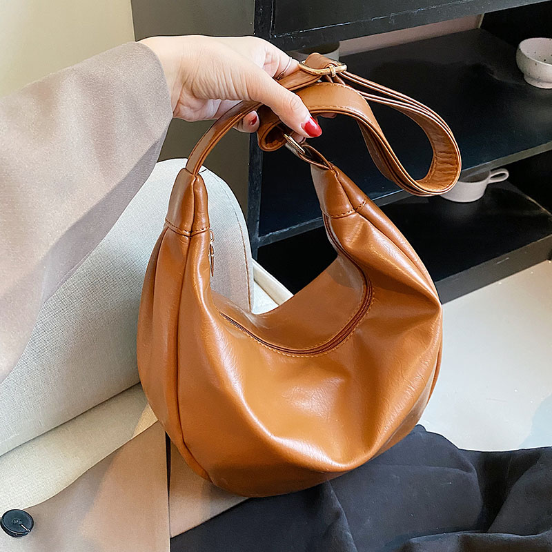 Big Half Moon Zipper Shoulder Side Bag for Women 2022 Fashion Crossbody Bag Female Winter Trend Designer Handbags