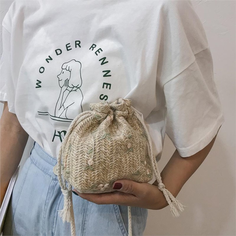 Fashion Small Shoulder Bags Women Drawstring Straw Beach Bags Flower Embroidery Bags Ladies Lace Crossbody Handbags for Travel