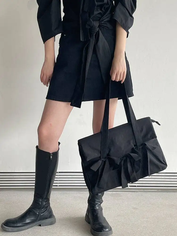 lLEFTSIDE New Style Simple Nylon Tote Bag For Women Solid Color Korean Fashion Handbag 2023 Trend Shoulder Bag Handbags