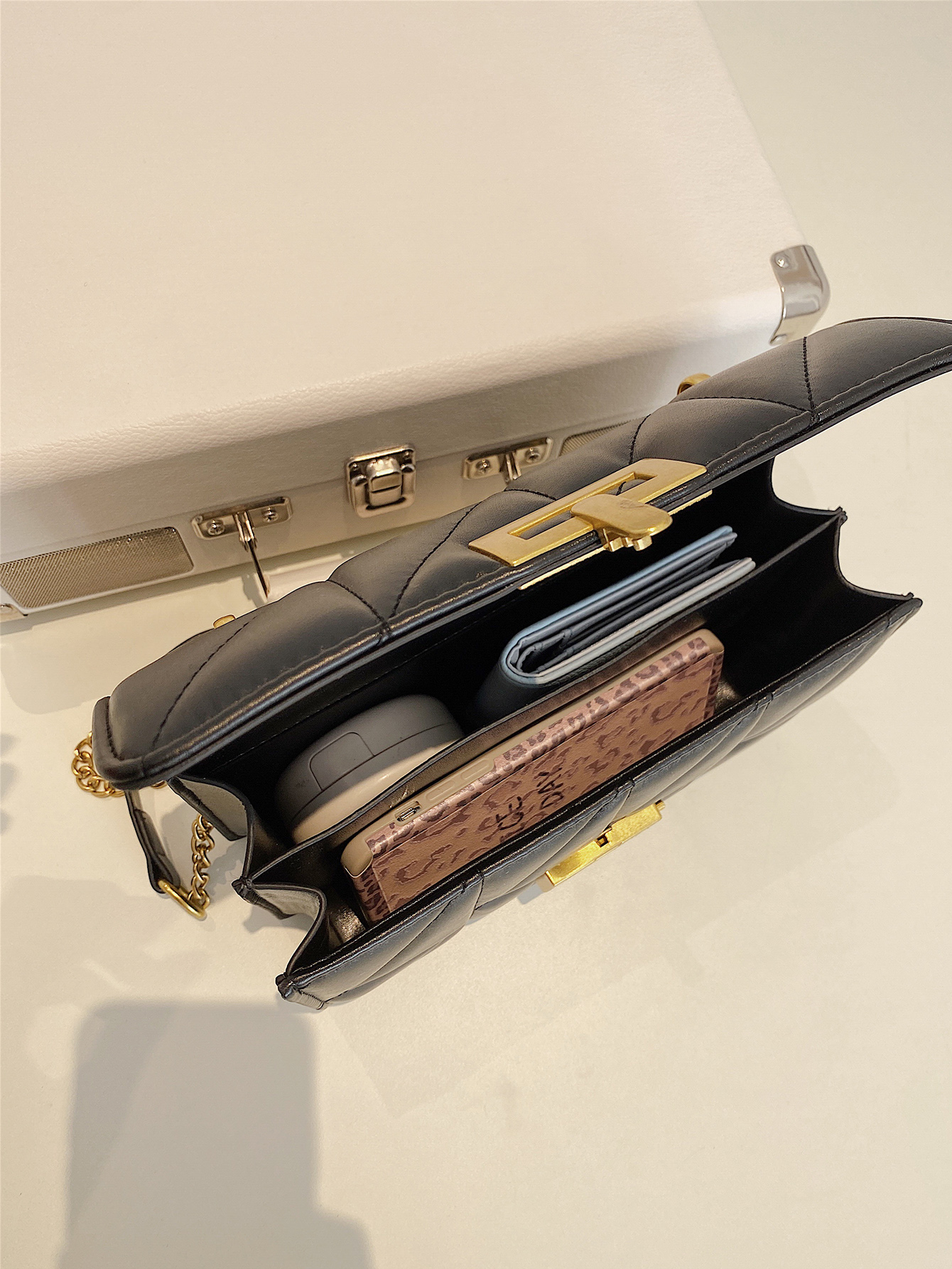 Diamond-Shaped Embossed Fashion Chain For Female Commuters With One Shoulder Messenger Bag