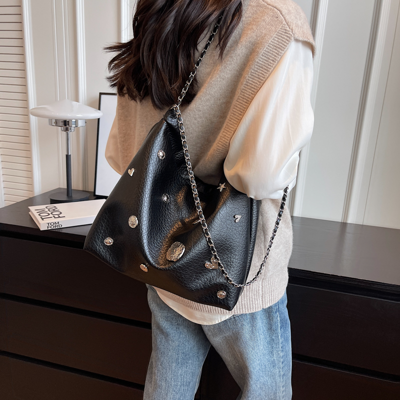 LEFTSIDE Y2K Big Chain Crossbody Bags for Women Korean Fashion Lady Female Silver PU Leather Shoulder Bag 2023 Trend Handbags