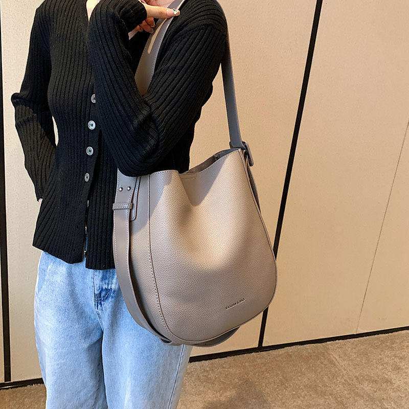 NIGEDU women's shoulder bag designer Wide strap Bucket crossbody bags for female purses and handbags Ladies Totes bolsos brown