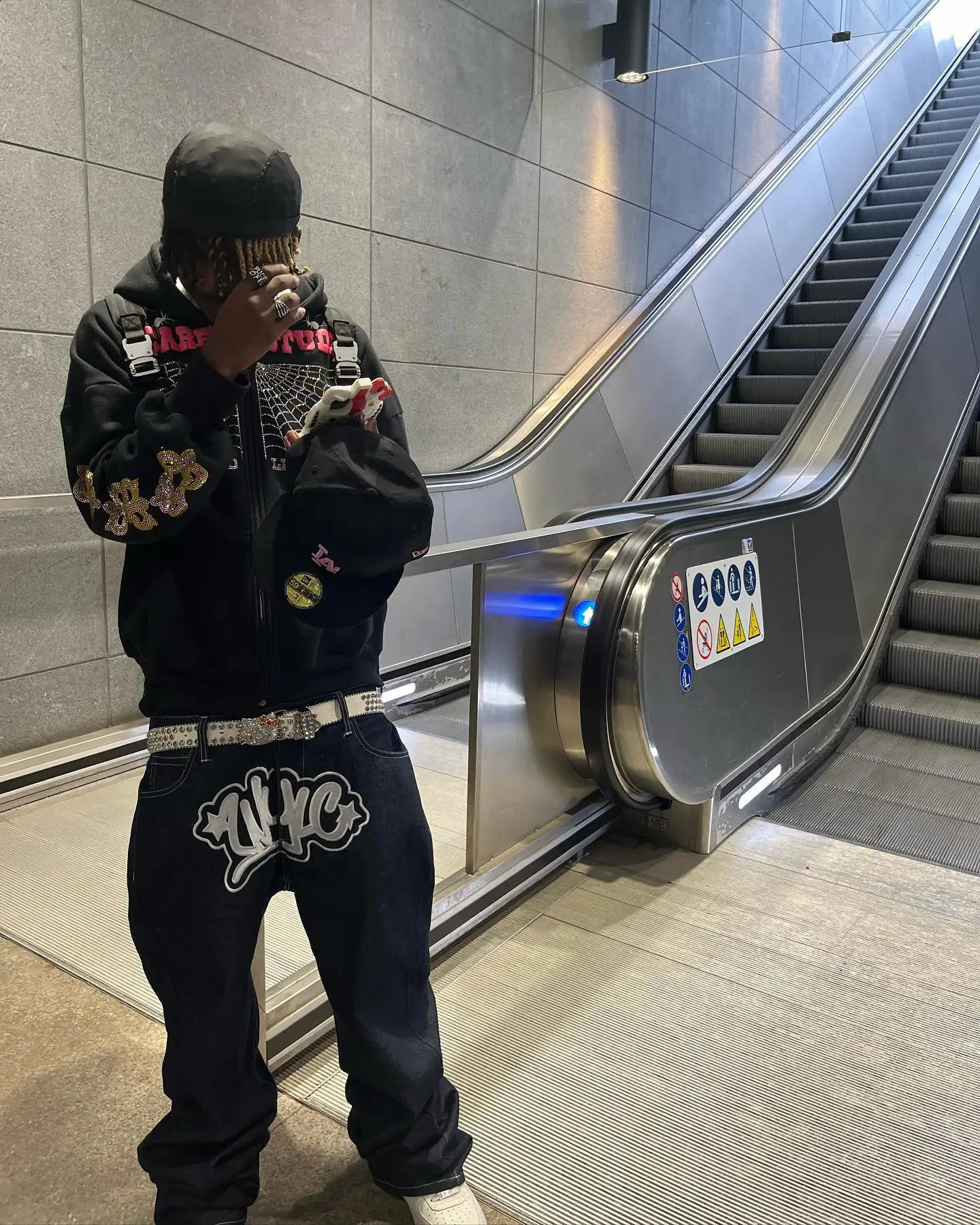 Y2K mens street jeans with printed letters black retro pants Harajuku fashion casual loose mens rock wide leg pocket jeans 240829