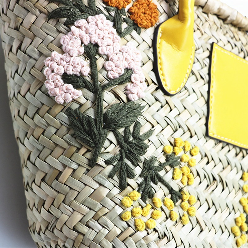 Hand-embroidered water grass straw bag beautiful beach bag one shoulder women's bag messenger bag
