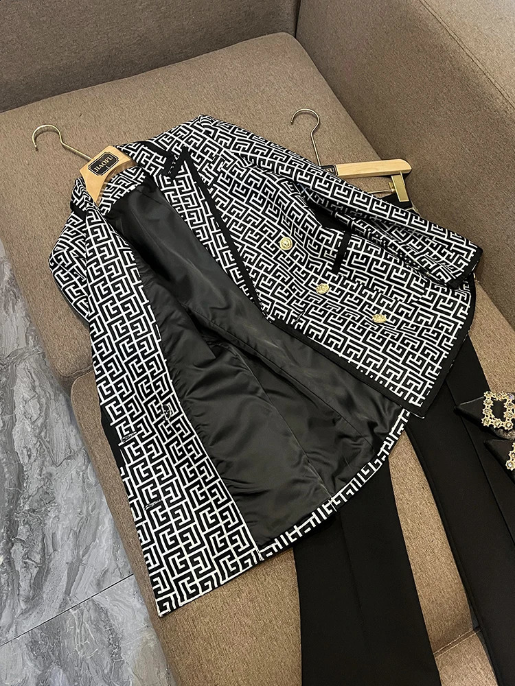 Stylish Western Style Ribbon Edge Classical Black White Geometric Pattern Jacquard Doublebreasted Women Blazer 240801
