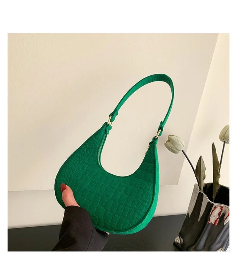 Retro Women Shoulder Bag Handbag Pure Felt Fashion Leisure Underarm Crescent Saddle For Ladies Advanced Armpit 240814Z