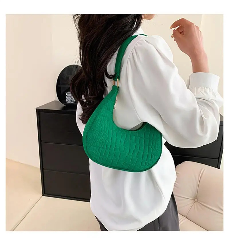 Retro Women Shoulder Bag Handbag Pure Felt Fashion Leisure Underarm Crescent Saddle For Ladies Advanced Armpit 240814Z