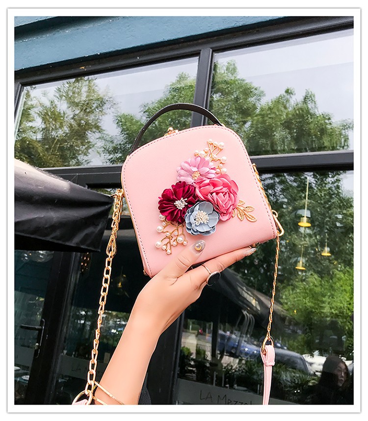 2024 Metal Clip Small Square Bag New Fashion Dinner Flower Shoulder Diagonal Handbag Bags Shoulder Bags 822