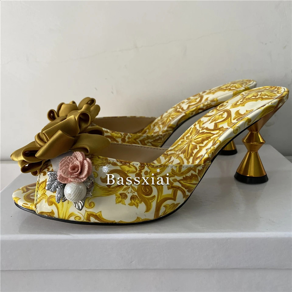 Unique printed genuine leather modern sandals for women with strange metal heels crystal rhinestone flower suspenders mules summer 240731