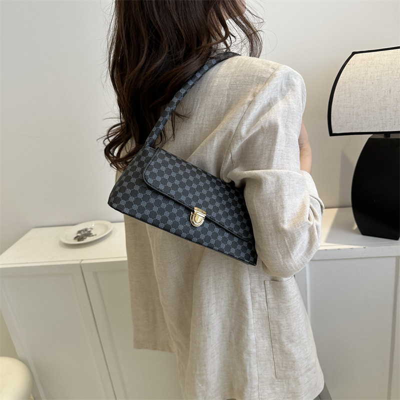 Fashionable and simple shoulder bag, trendy small square bag, foreign style bag,women's 2023 new casual and simple crossbody bag