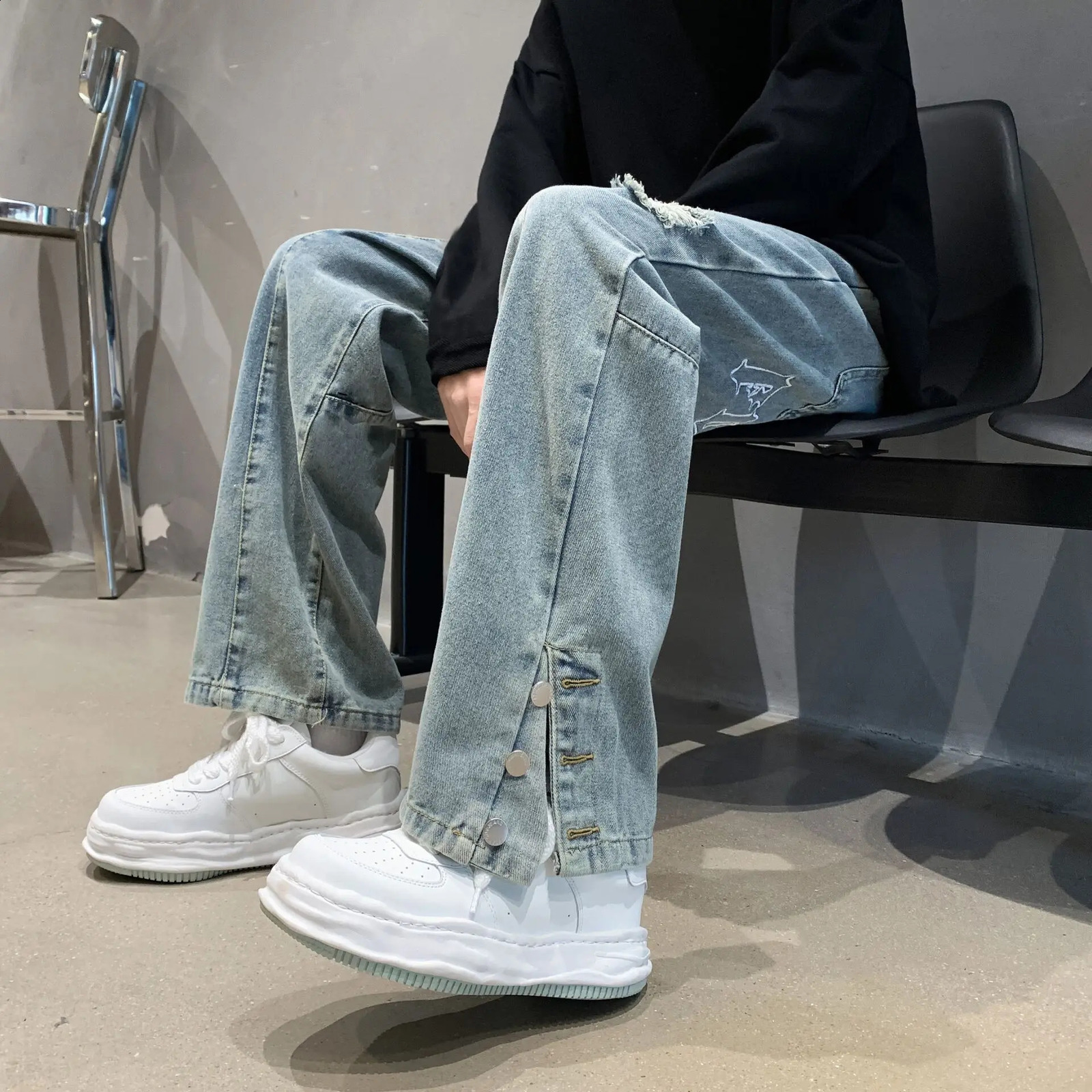 Mens letter embroidered hip-hop loose jeans casual hole street wear straight denim mens Y2K bagged jeans 240829