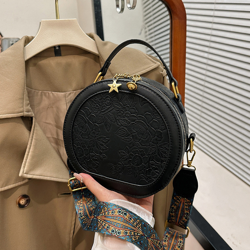 2024 early spring new round cake bag, Chinese style carved and pressed pattern fashionable handbag, single shoulder crossbody bag H82#31 kukumalu