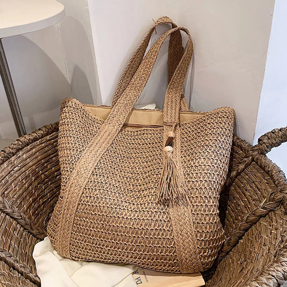 Summer Straw Woven Bag Fashion Handmade Simple Large Capacity with Tassel Pendant HandWoven Handbags Shopping Handbag Tote 240823
