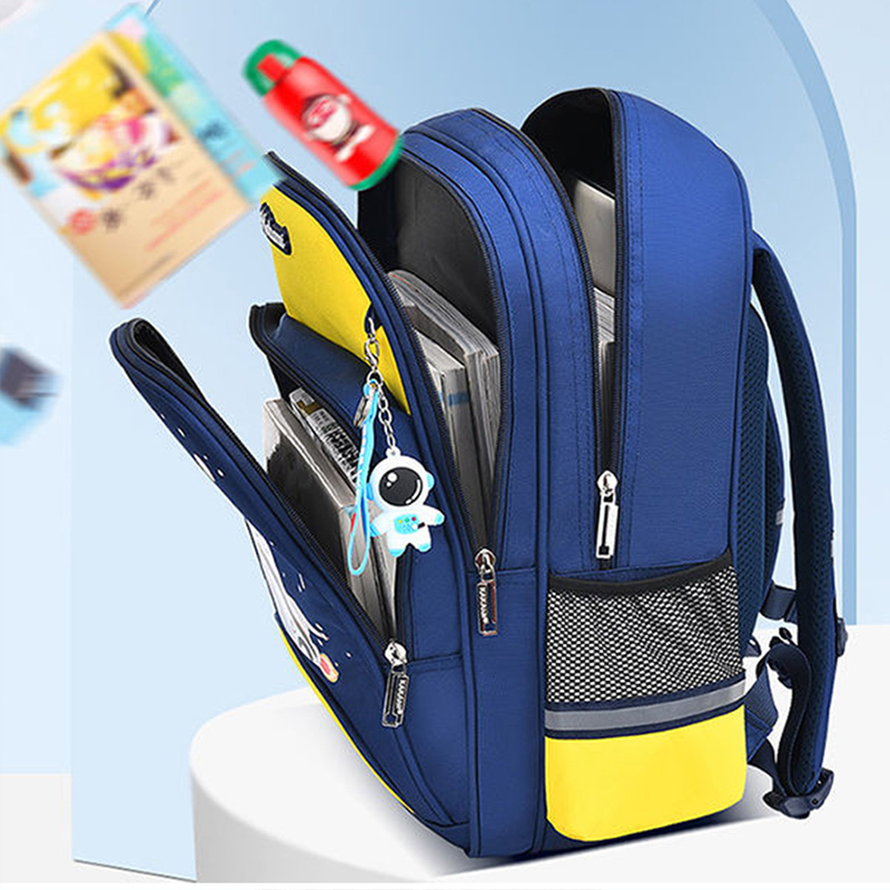 New 3D Kids Backpack Anti-lost Astronauts School bags Waterproof Cartoon Boys Backpack junior high school students' schoolbag