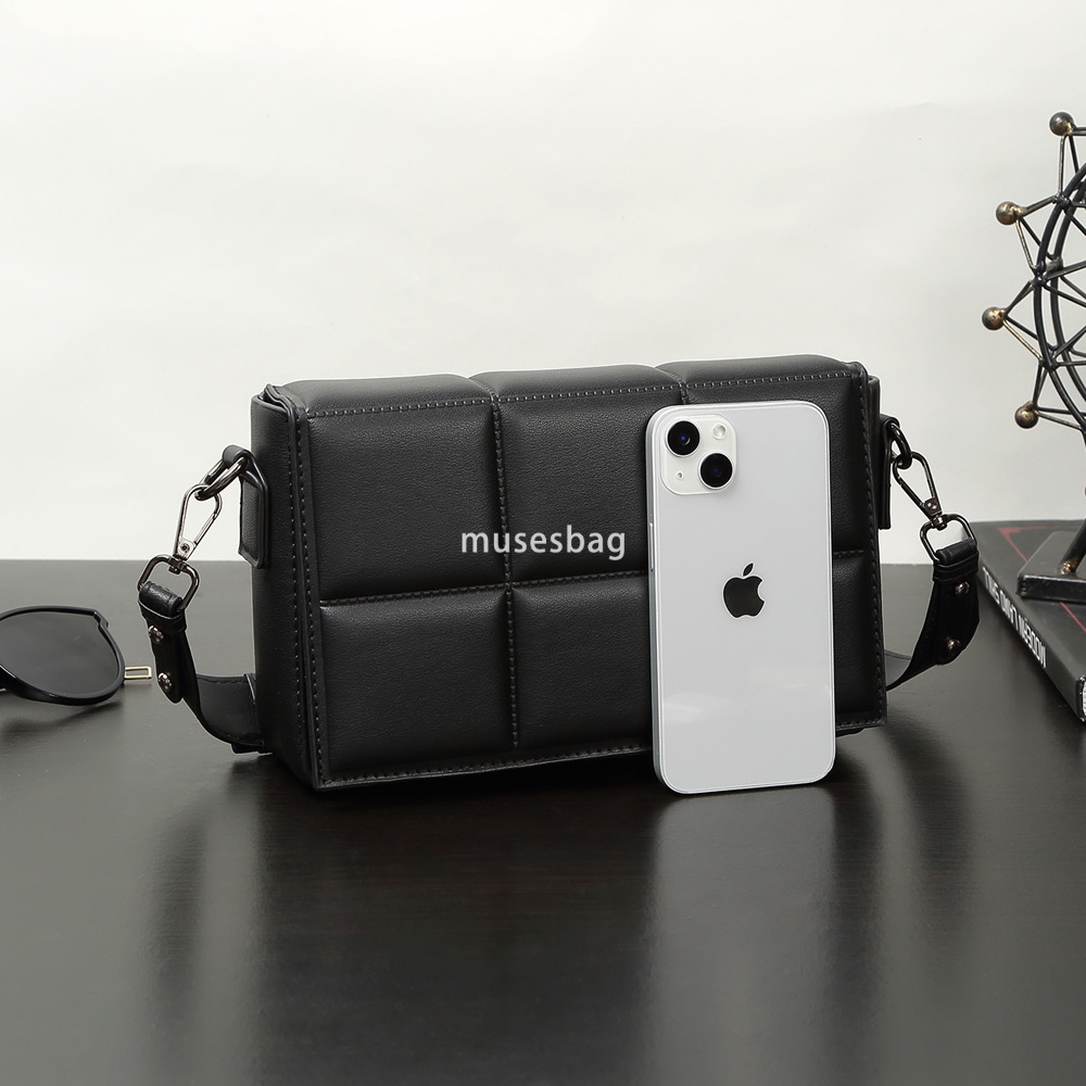 New trendy plaid soft leather bag, business casual men's bag crossbody shoulder bag niche small square bag wholesale