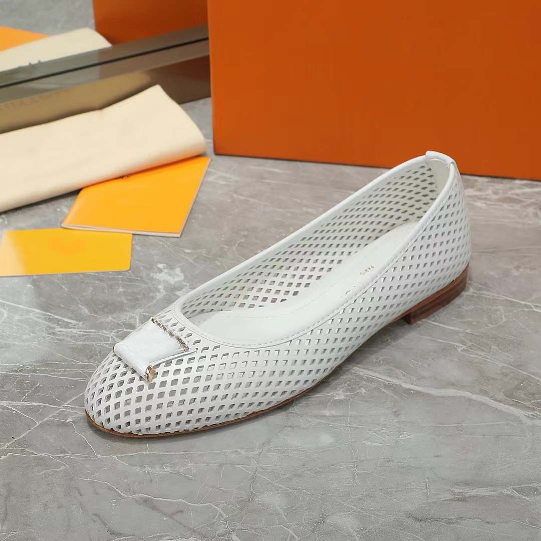 Designer women's formal shoes round toe cute style black and white flat heel casual plus size women's boat shoes 35-42 factory shoelace box