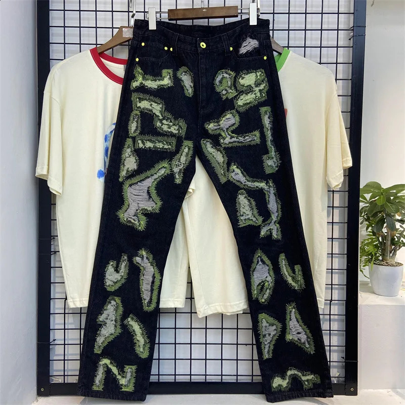 Letter Embroidery Jeans for Men High Street Gothic Street Clothing Mens Straight Waist Bag Denim Trouser Neutral Spring 240829