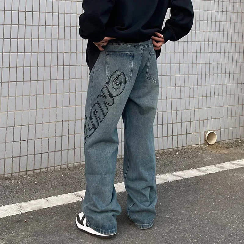 Original American Style Street Letter Sprayed Straight-leg Jeans Men Hip Hop Niche Loose-fit Dragging Bell Bottom Trousers 240802