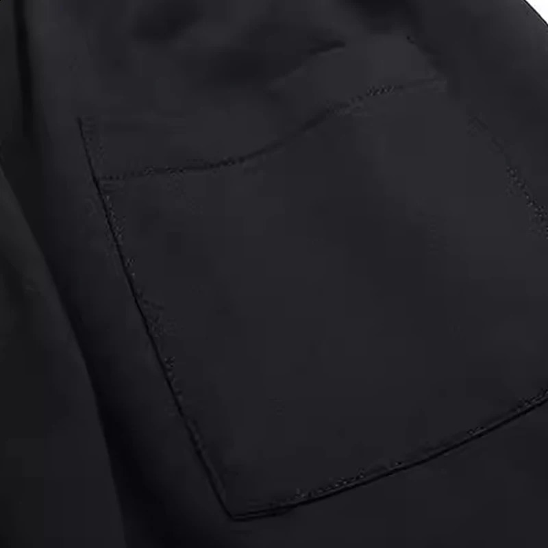 Large baggy mens overalls add extra weight to make the sweatpants more comfortable and tie-in with casual pants 240822