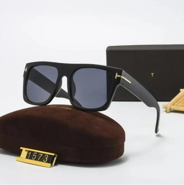 Luxury Designer Sunglasses High Quality Eyeglass Women Men Glasses Sunglasses Women Brand Designer Sun Glasses Super Star Celebrity Driving Sunglass T1573