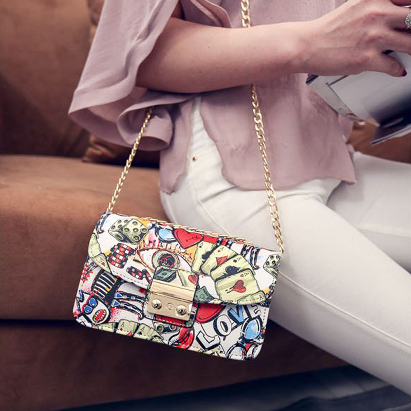 New Fashion Women Bags Summer Graffiti Ladies Designer Handbags Chain Mini Bag Heart Pattern Women Messenger Bags Female Clutch