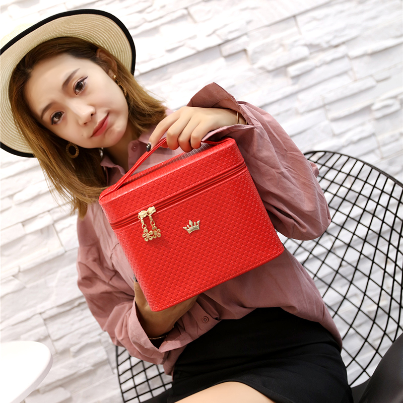 Fashion Crown Make Up Box Large Capacity Travel Beauty Case Famous Brand Leather Makeup Bag Portable Professional Makeup Case