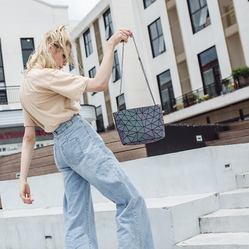 Messenger Bag Women's Chain Bag 2020 Fashion Luminous Geometric Sling Bag Sac Femme Shoulder Strap Female Bolsas Feminina 2020