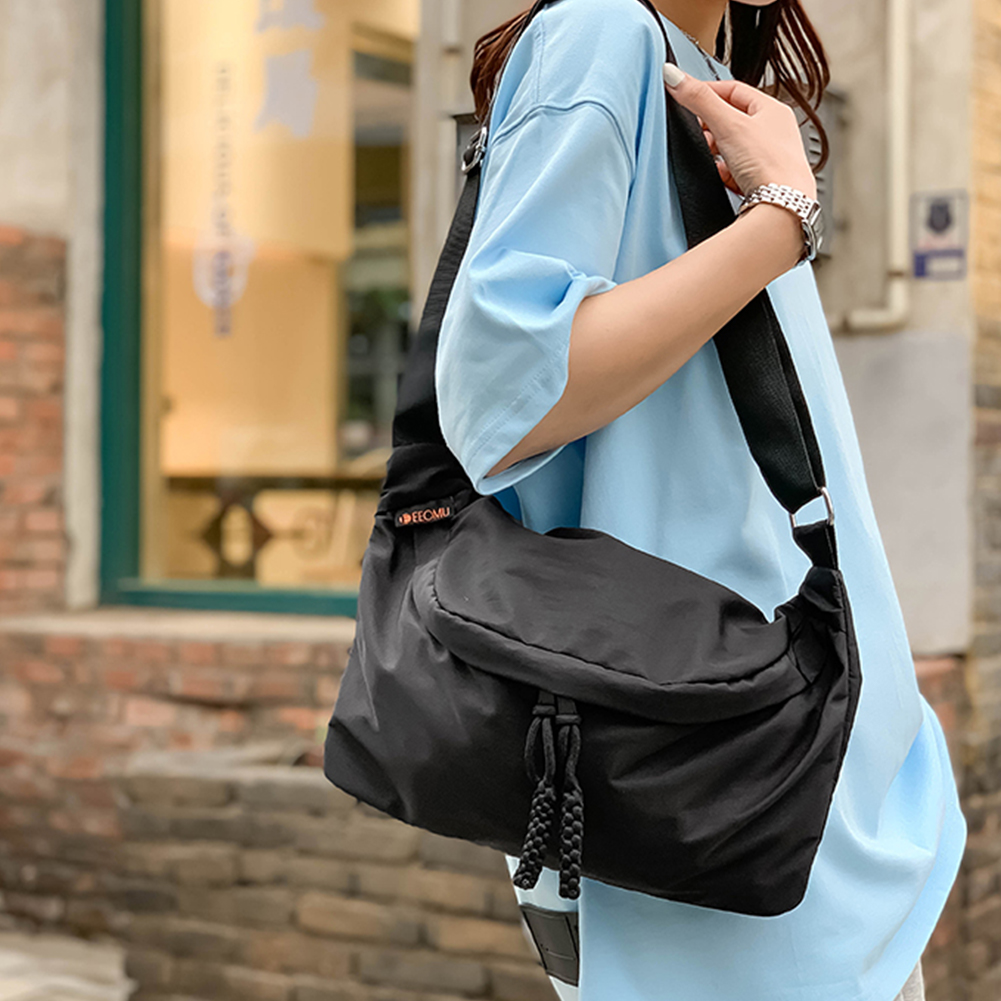Students Chest Bag Men Women Nylon Crossbody Bags Zipper Large Capacity Clutch Waterproof Lightweight Fashion Hip Hop Waist Bags