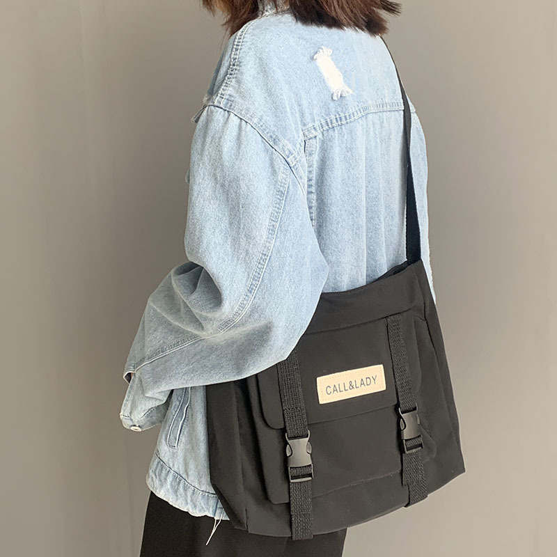 Fashion Simple Messenger Bag Women's South Korea Chic Postman Bag Lady Student Nylon Waterproof Canvas Schoolbag