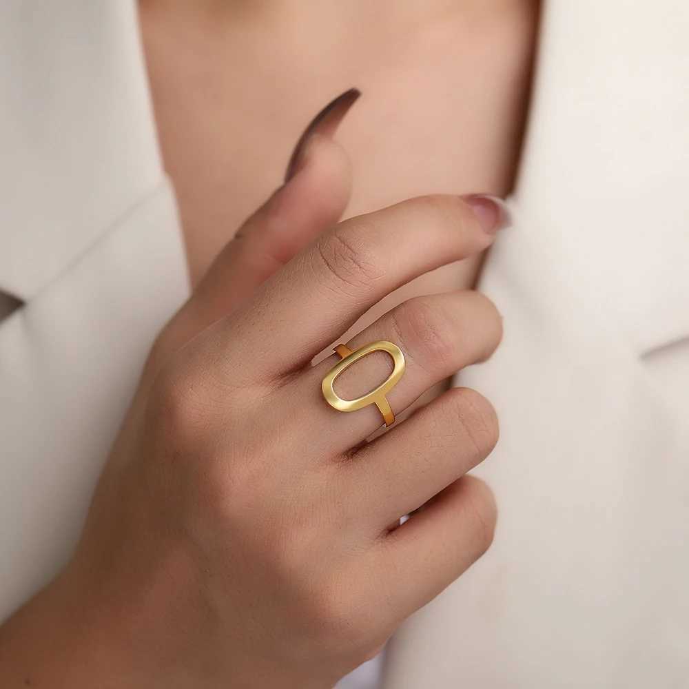 Stainless steel ring classic minimalism hollow oval fashion ring womens jewelry wedding party gifts sexy wholesale for girls W240802