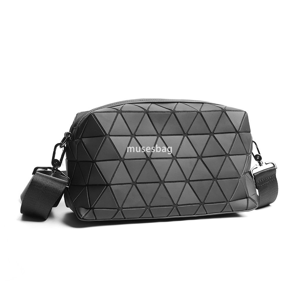 White geometric diamond grid bag for couples single shoulder bag for men and women crossbody bag trendy street fashion small square bag collapsed bag