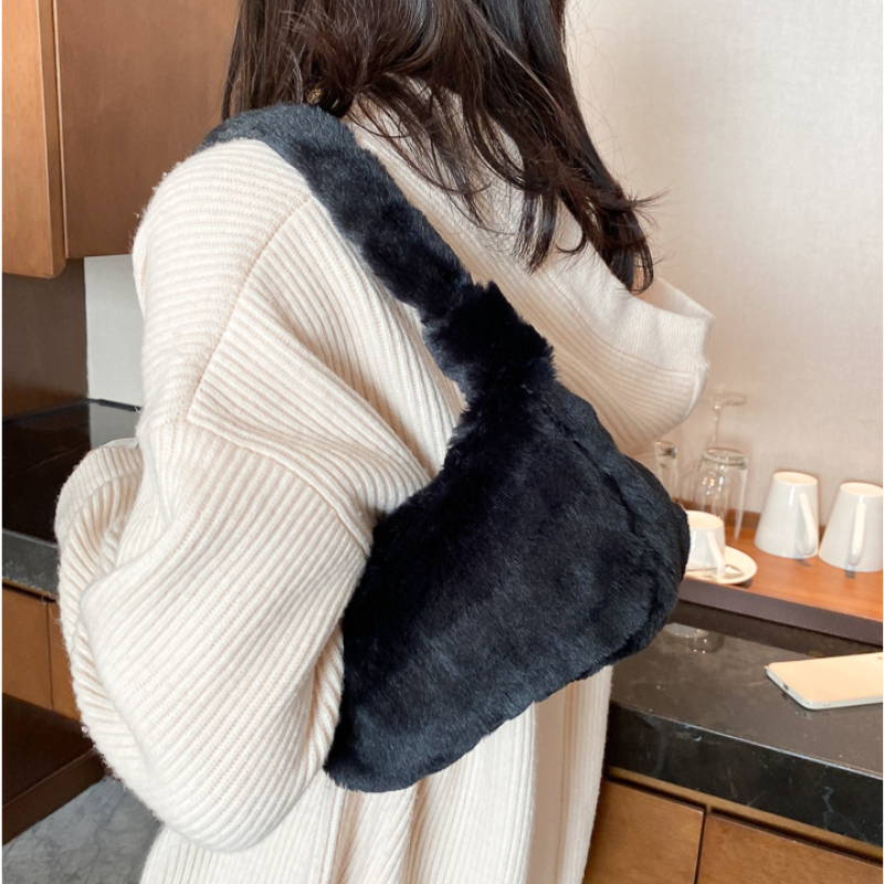 Plush Shoulder Bags for Femme Luxury Designer Soft Winter Ladies Clutch Purse Handbag Cute Fashion Female Party Underarm Bag