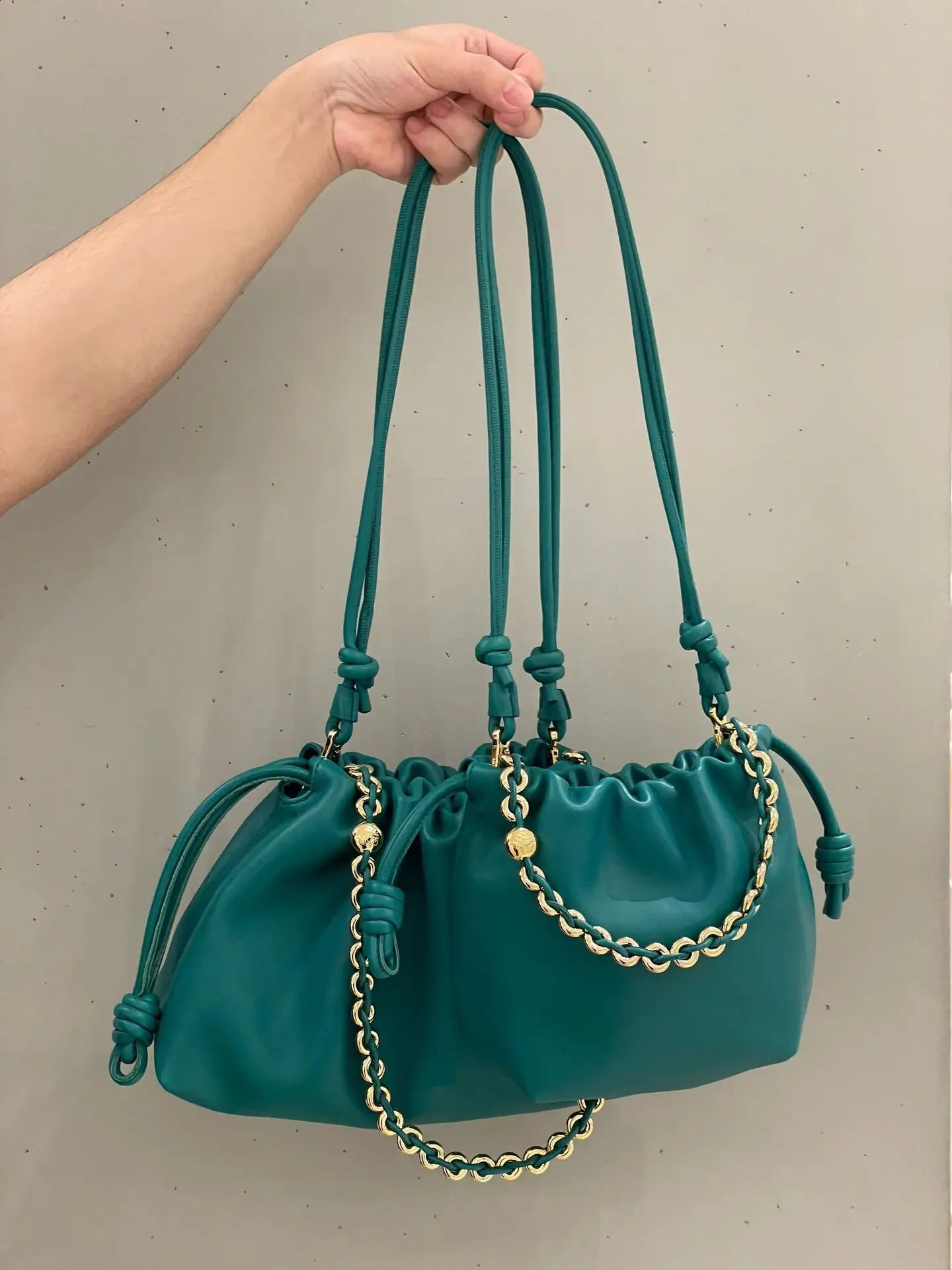Genuine Leather Drawstring Chain Fortune Cloud Soft Fashion Single Shoulder Crossbody Bucket Bag 240802 78f7