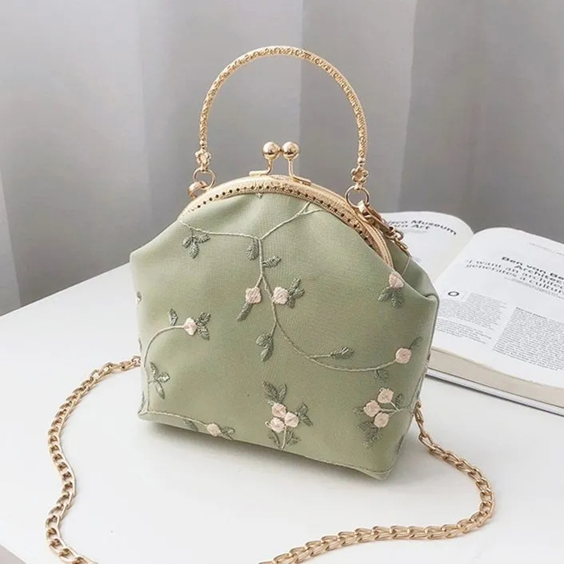 Vintage Lace Flowers Shell Lock Purses for Women Wedding Bag Small Bags Chain Women Shoulder Crossbody Bag Fringe Bags
