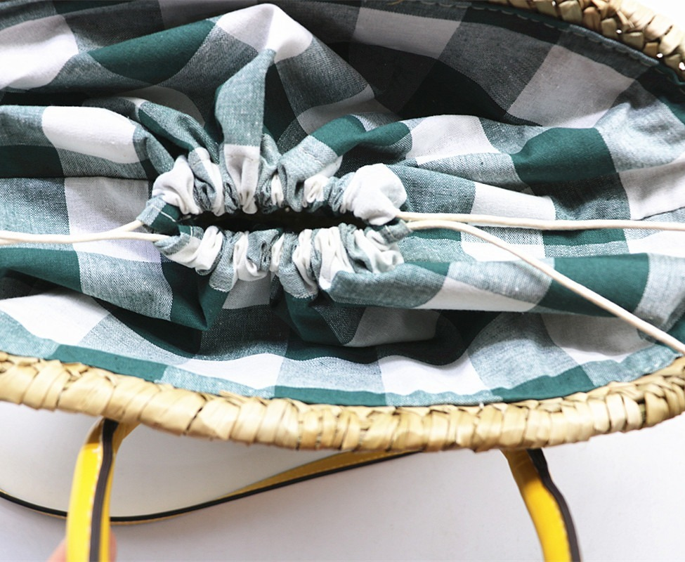 Hand-embroidered water grass straw bag beautiful beach bag one shoulder women's bag messenger bag