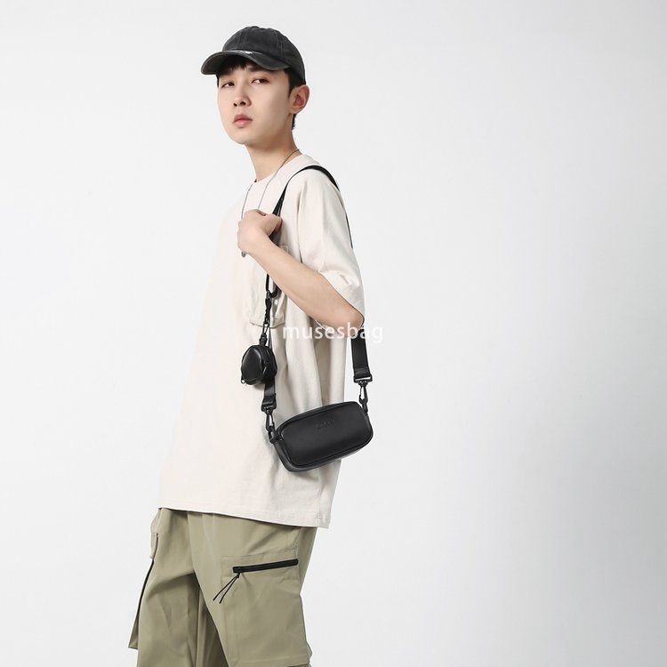 Small shoulder bag for men new Harajuku style ins lightweight and casual small square bag street minimalist single shoulder mobile phone bag