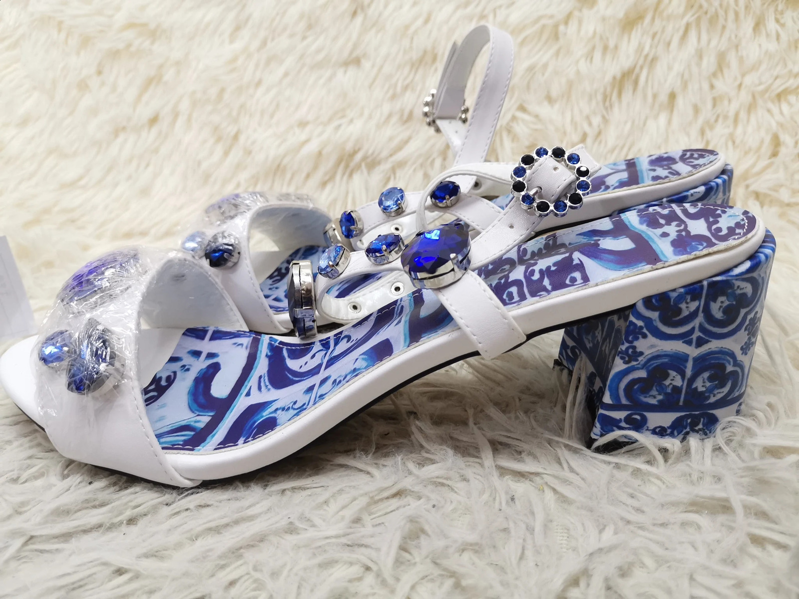 Diamond blue and white sandals womens summer 2024 Bohemian Rhinestone gemstone single strap block high-heeled sandals womens shoes 240731bj