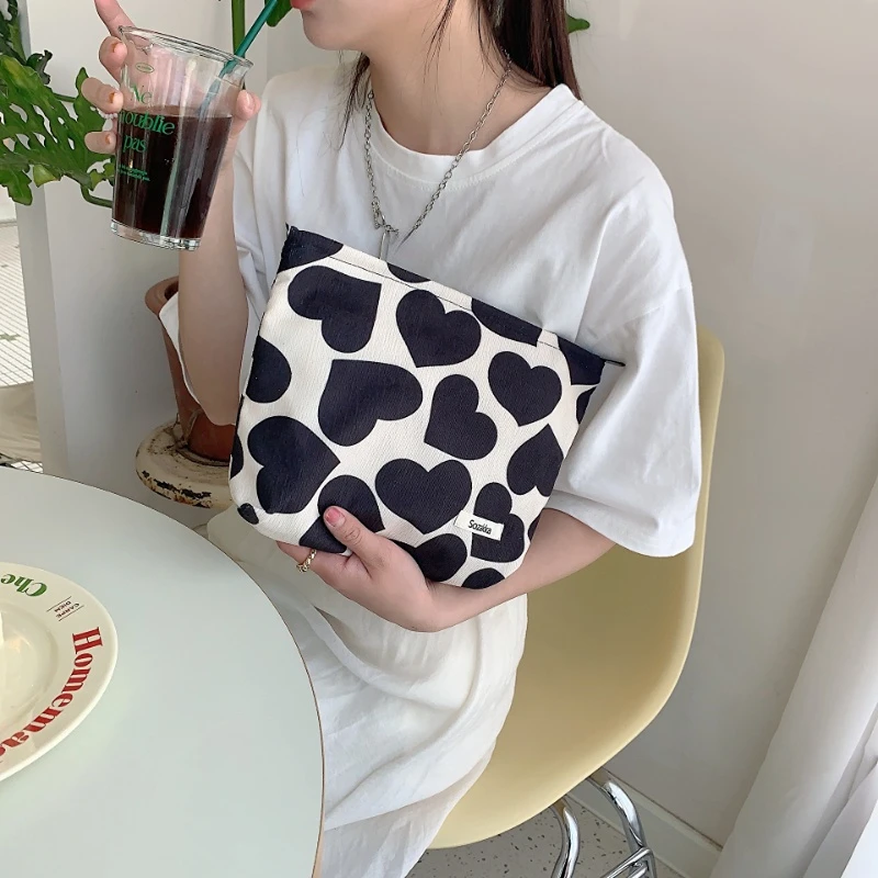 Red Black Green Heart Printed Cosmetic Bags for Women Corduroy Large Makeup Bags Organizer Travel Phone Toiletry Wash Bags