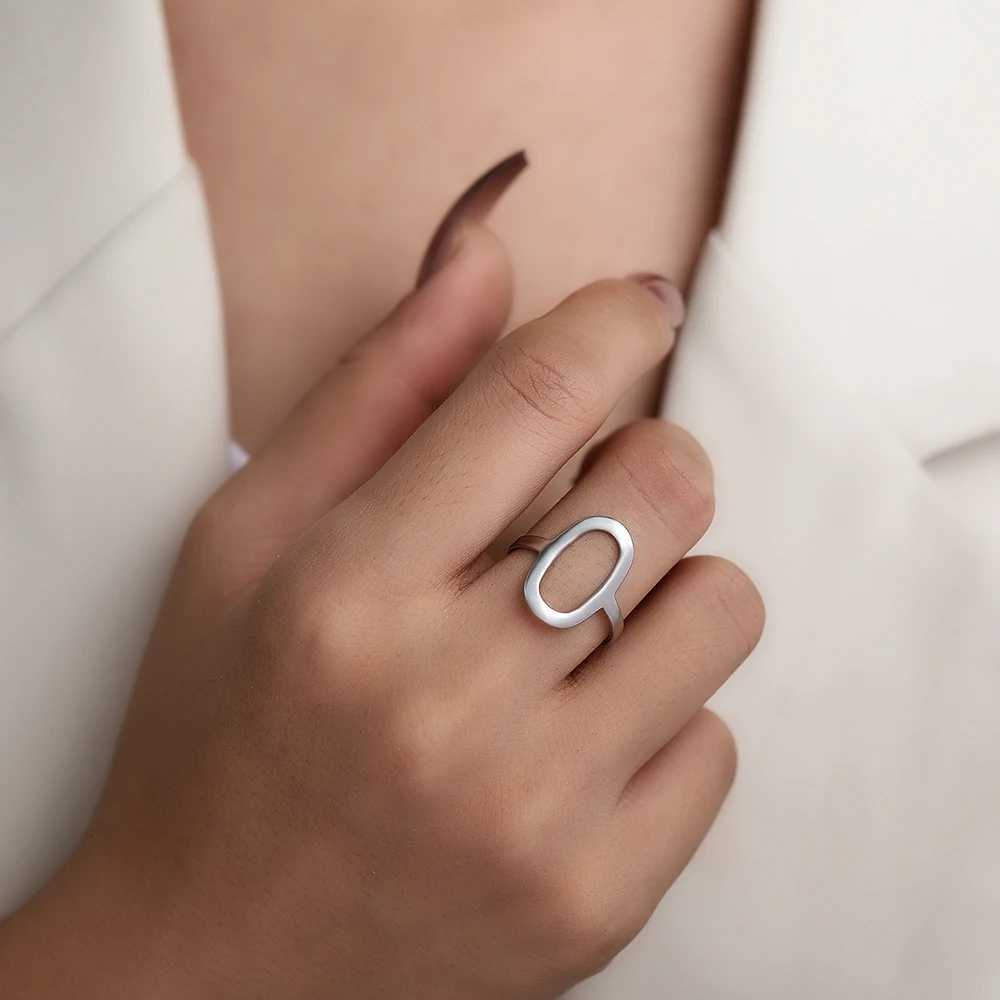 Stainless steel ring classic minimalism hollow oval fashion ring womens jewelry wedding party gifts sexy wholesale for girls W240802