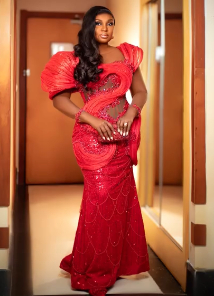 2024 Plus Size Red Mermaid Evening Dresses Lacefull Crystals Beaded Stylish Prom Formal Party Second Reception Birthday Engagement Gowns Dress for Wom