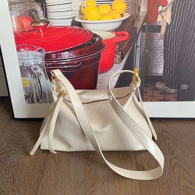 High quality Korean tote bag new commuter texture bag female niche design soft shoulder crossbody bag