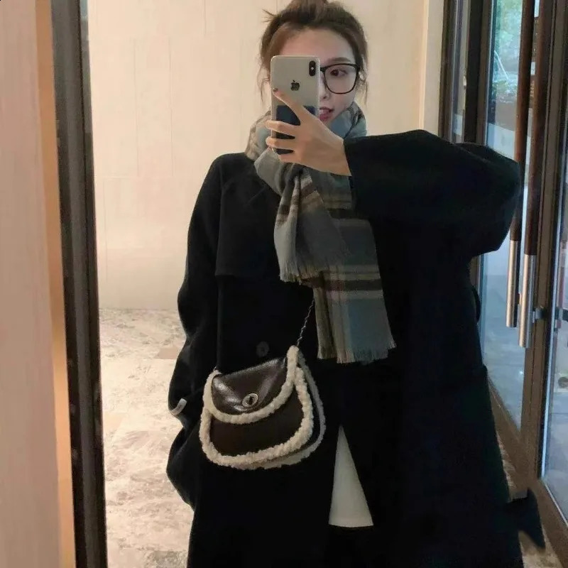 Patchwork Fluffy Vintage Casual Handbags Korean Women Streetwear All Match Shoulder Bag Y2k Fashion Crossbody Bags Femme Trendy 240802