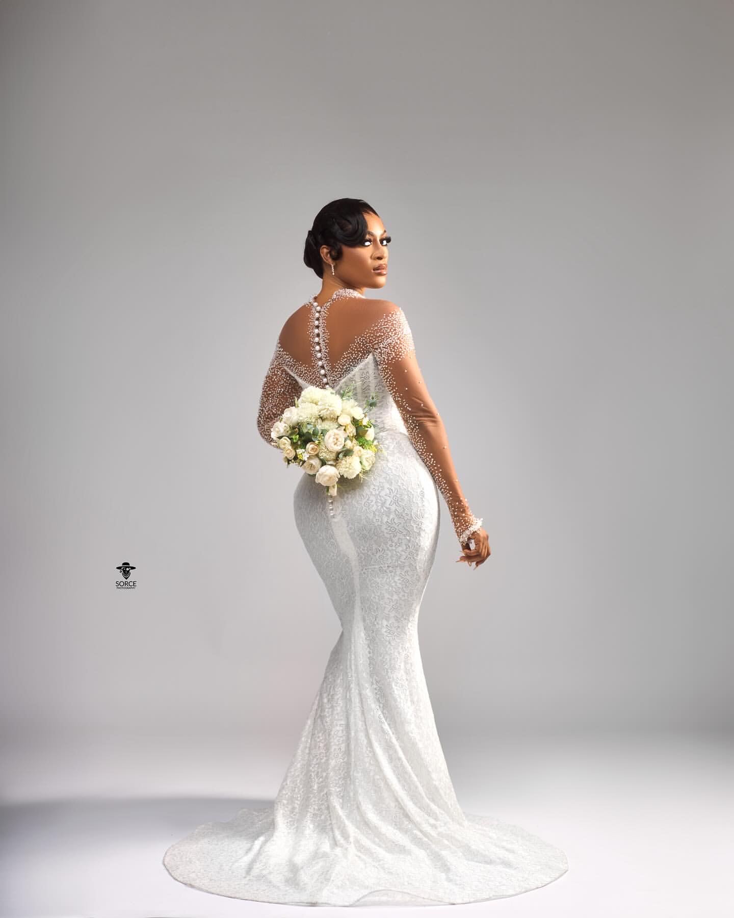 2024 Arabic Aso Ebi Plus Size Ivory Mermaid Wedding Lacefull Long Sleeves Beaded Vintage Bridal Gowns Dresses