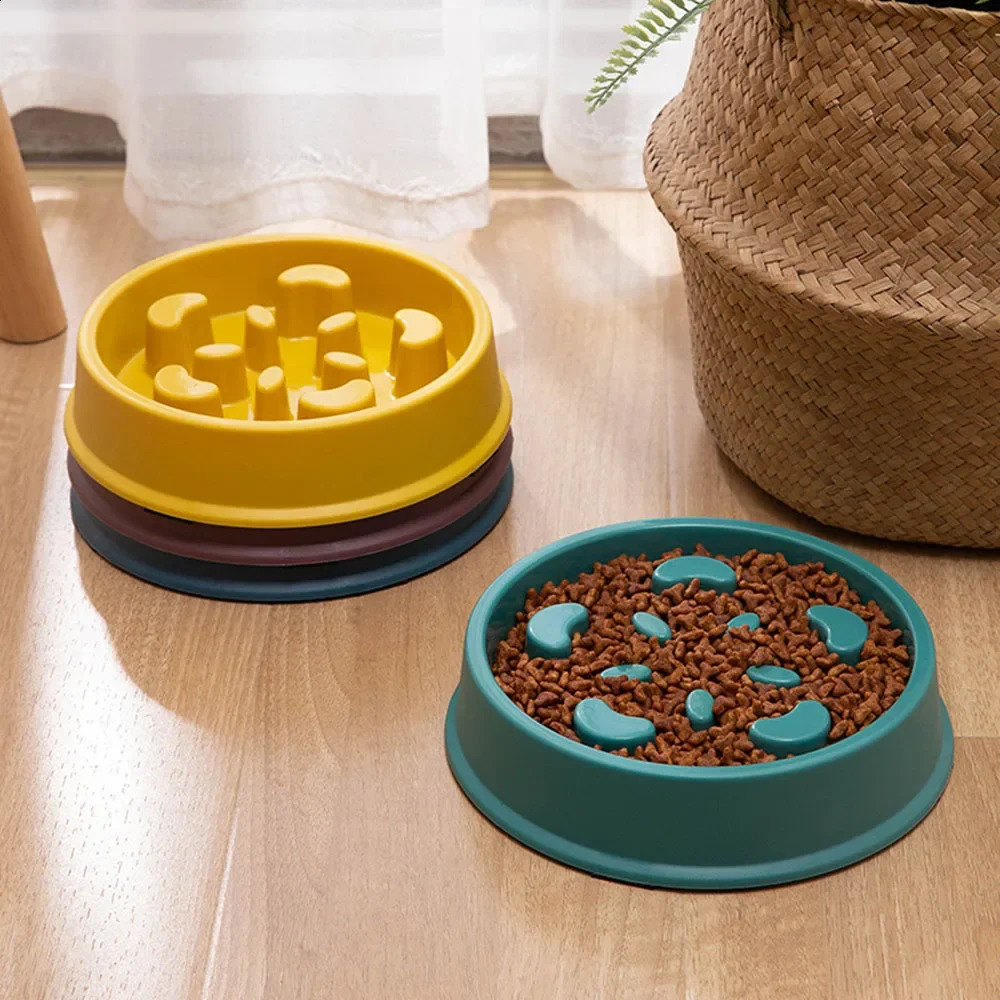 Round Dog Slow Plastic Puppy Eating Dish Anti-gulping Plate Feeder Pet Cat Food Bowl with Anti Slip Bottom 240802 26W0330