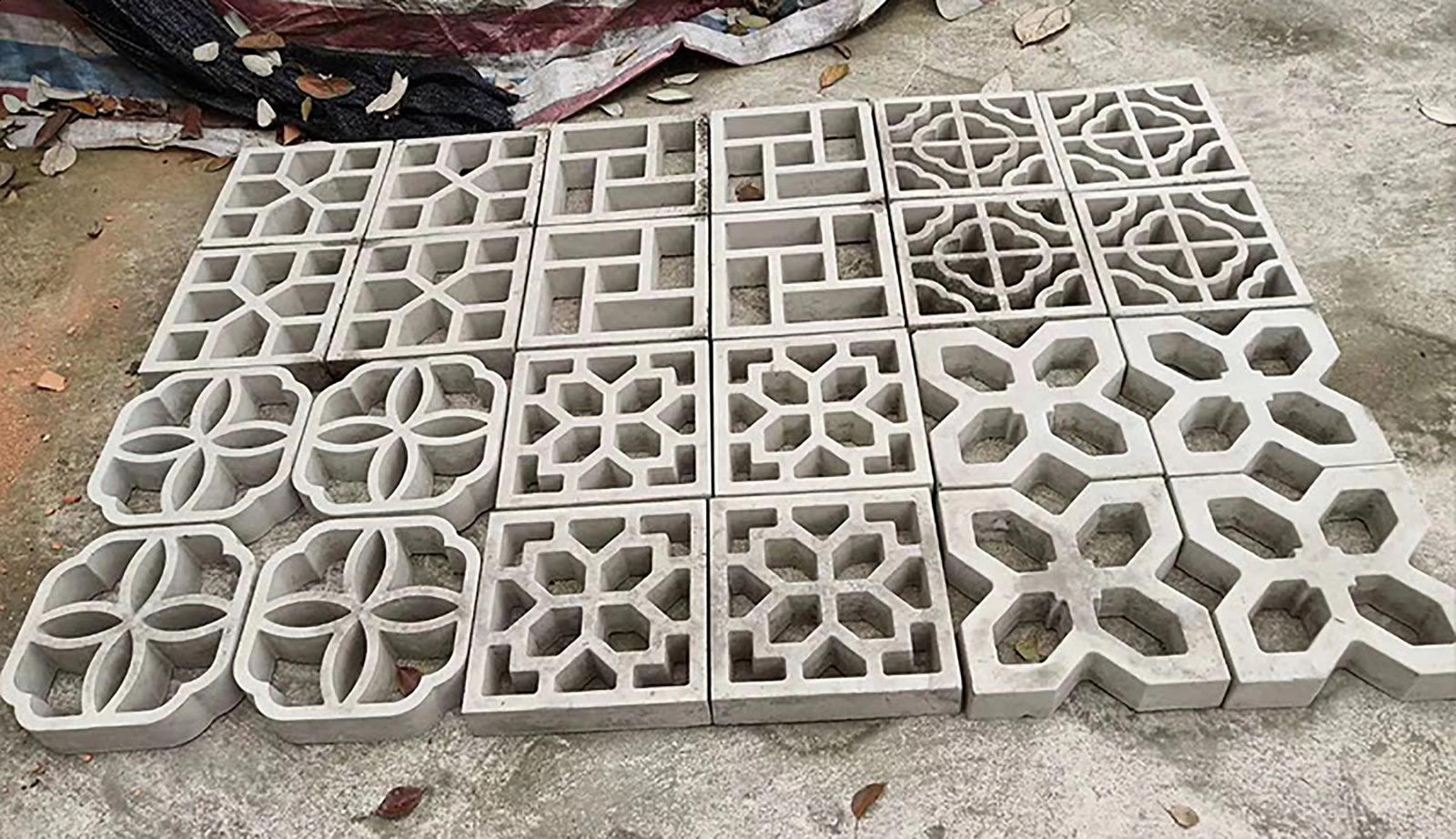 Cement Brick Mold Plastic Decorative Wall Window Mould Antique Garden Buildings Ornament Concrete Hollow Cement Brick Molding 240802